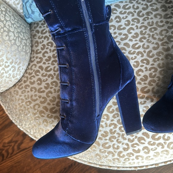 NIB Chinese Laundry “Benita” blue velvet lace up block heel otk boot - Picture 3 of 12